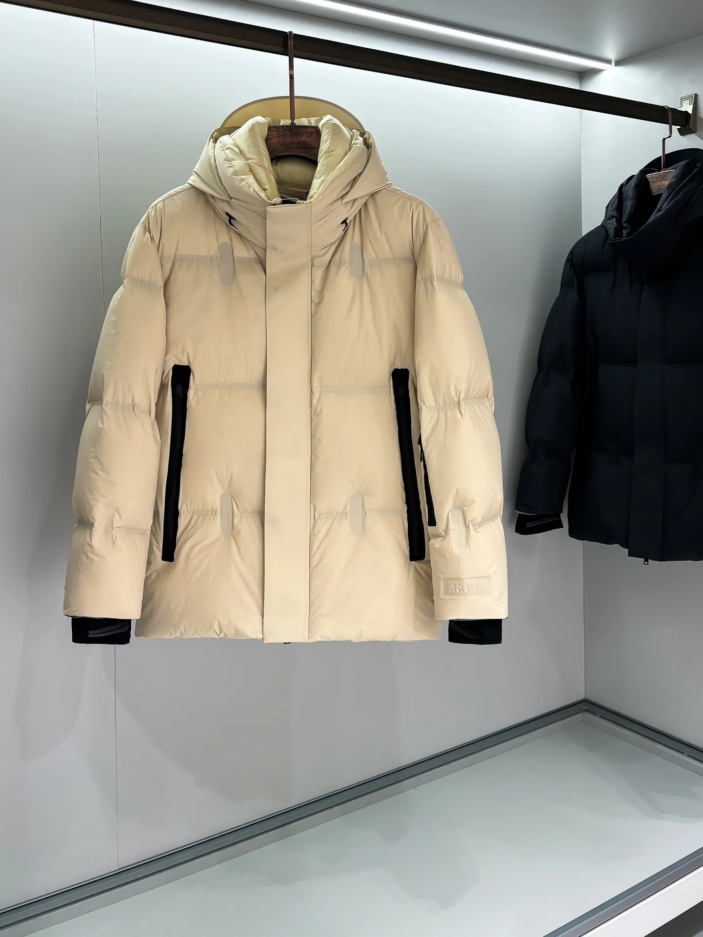 EZ 26New Arrival ！ ， 29850RMB！Z New Arrival Premium Series ， ， ， 。 ， ！ ， ， ， ， ， ！ ， ， ！ 90 ， ， ！ ， ， ，Rebound ！ ， ！ ， ， ， ！ ， ， ！ ， ！ ， ， ， ！ 、 ， ， ！ ， ， ！Black/Cream White， ！Size：S-XL S ： 51cm- 114cm- 74cm- 62cm M ： 52cm- 118cm- 75cm- 63cm L ： 53cm- 122cm- 76cm- 64cm XL ： 54cm- 126cm- 77cm- 65cm Size （ ）： 174-140 ， M ！ 133 S ，133-148 M ，148-165 L ，165-185 XL ！